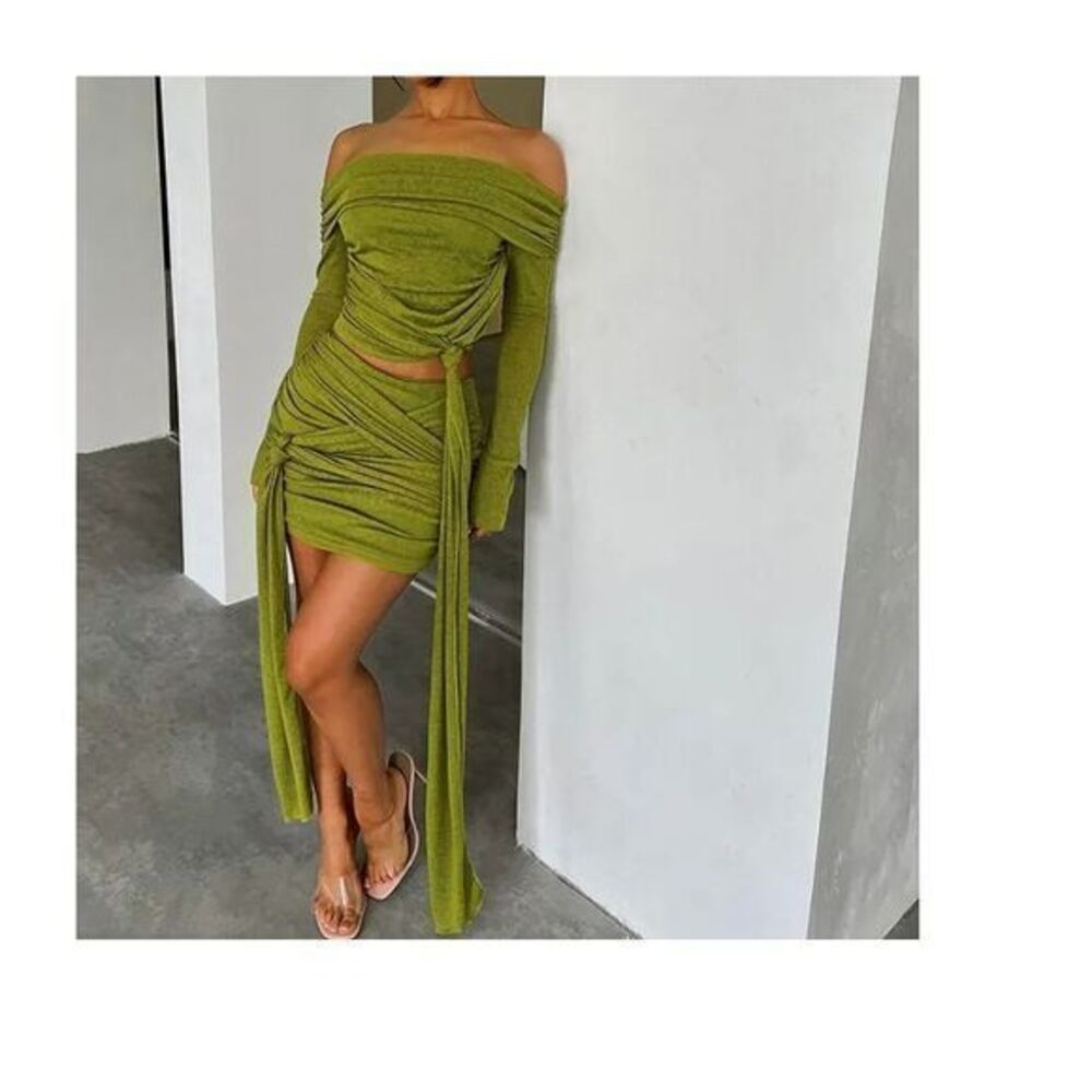 Micas Knot Trendy‎ Off-Shoulder Green Two-Piece Set Ruched Green Apple Size L